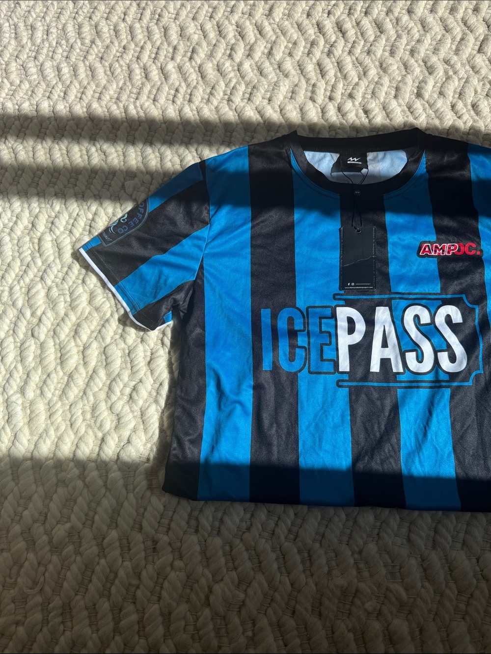 Jersey - Picture 2 of 3